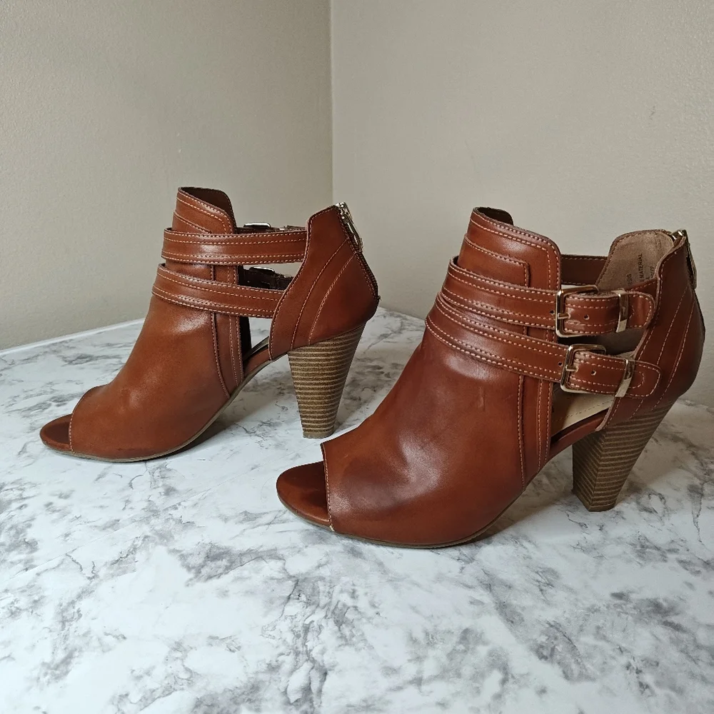 Liz Claiborne Cognac Booties